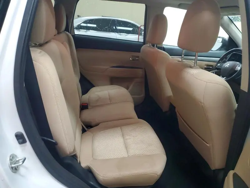 2017 MITSUBISHI OUTLANDER SE/SEL  