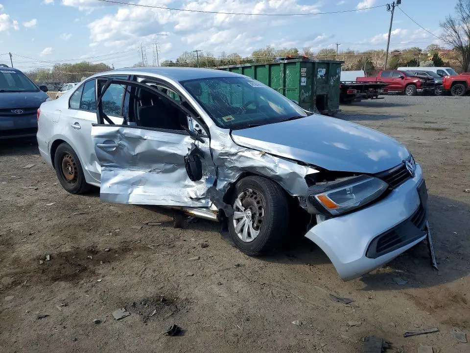 2011 VOLKSWAGEN JETTA BASE  