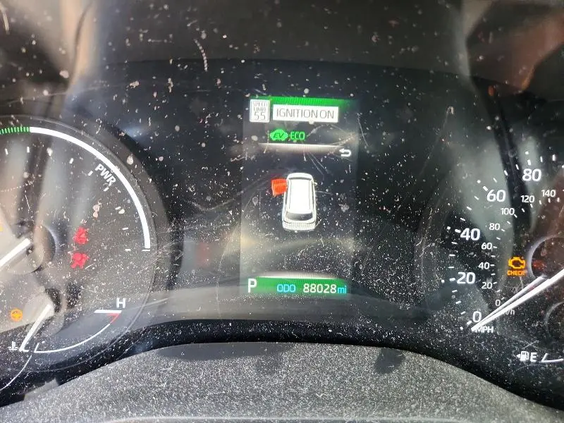 2022 TOYOTA SIENNA XLE  