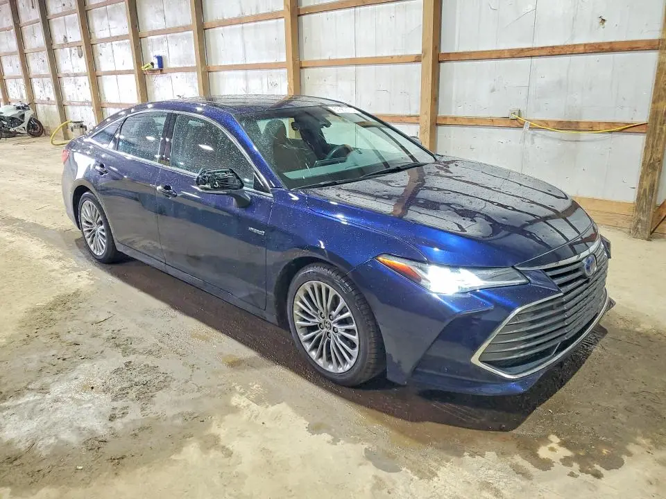 2021 TOYOTA AVALON LIMITED  
