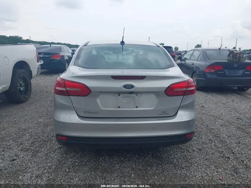 2016 FORD FOCUS SE