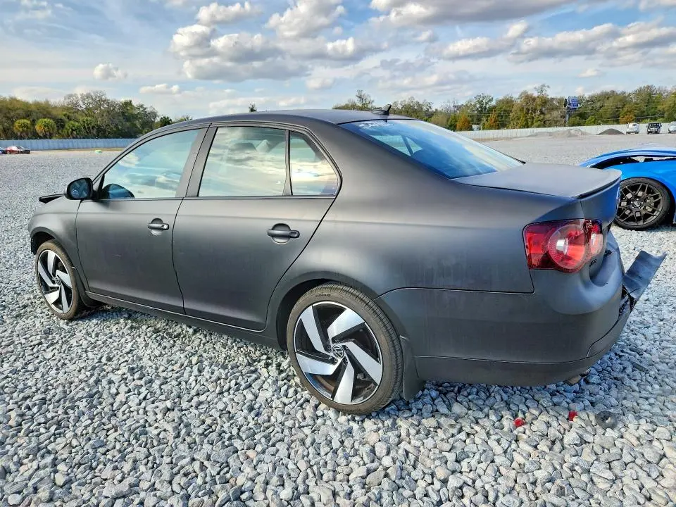 2010 VOLKSWAGEN JETTA   