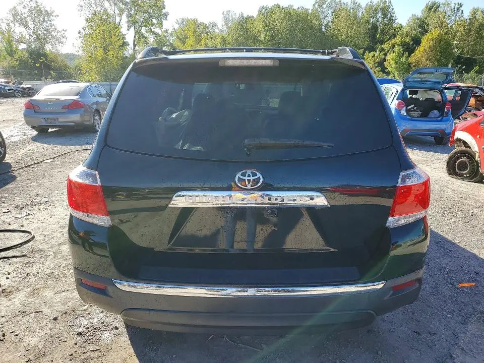 2012 TOYOTA HIGHLANDER SE  