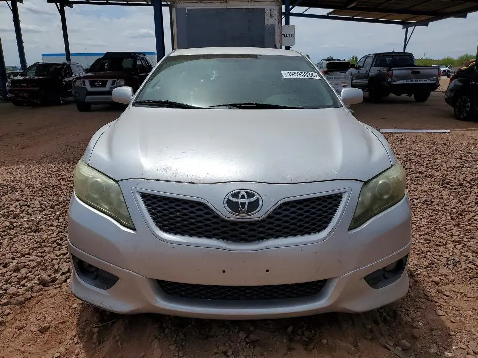 2011 TOYOTA CAMRY SE  