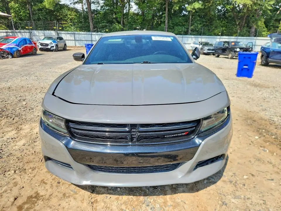 2017 DODGE CHARGER SE  