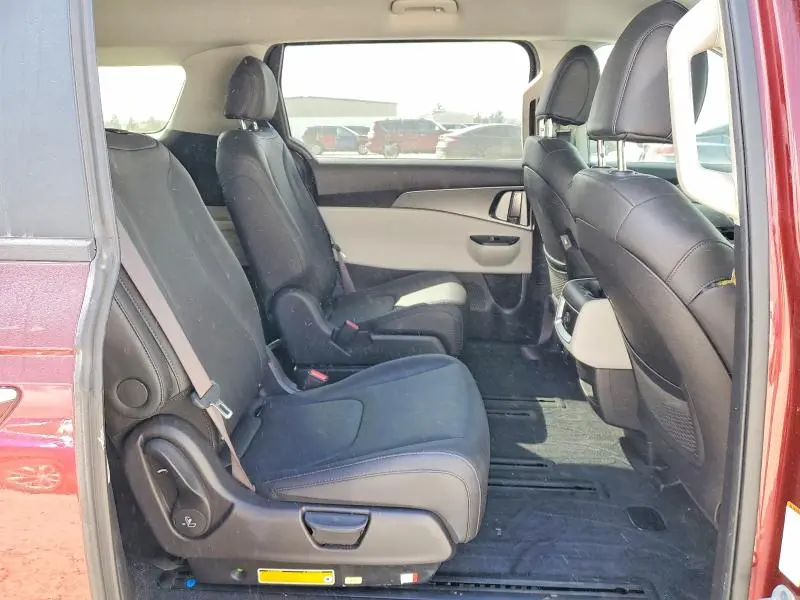 2023 KIA CARNIVAL LX  