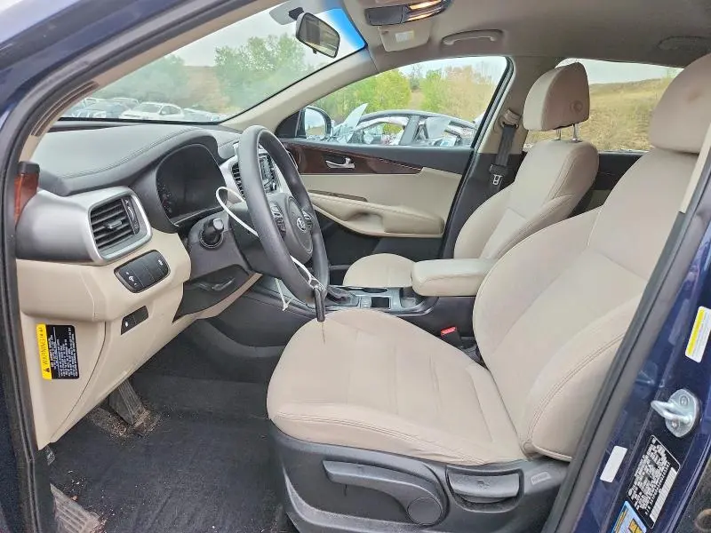 2017 KIA SORENTO LX V6  