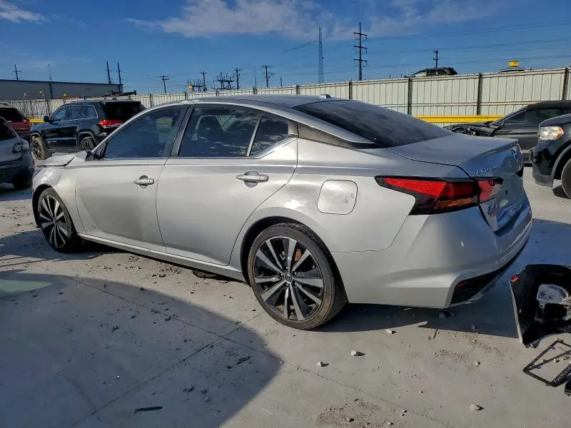 2022 NISSAN ALTIMA SR  