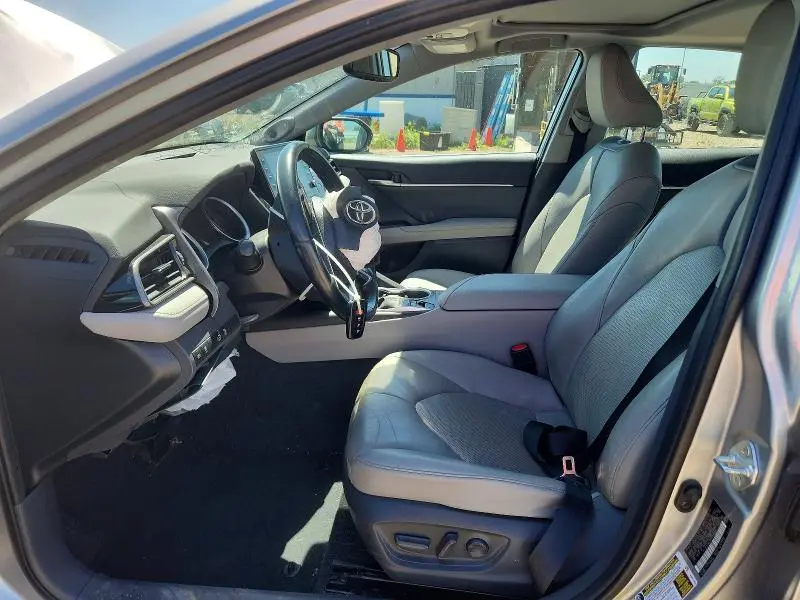 2021 TOYOTA CAMRY XLE  