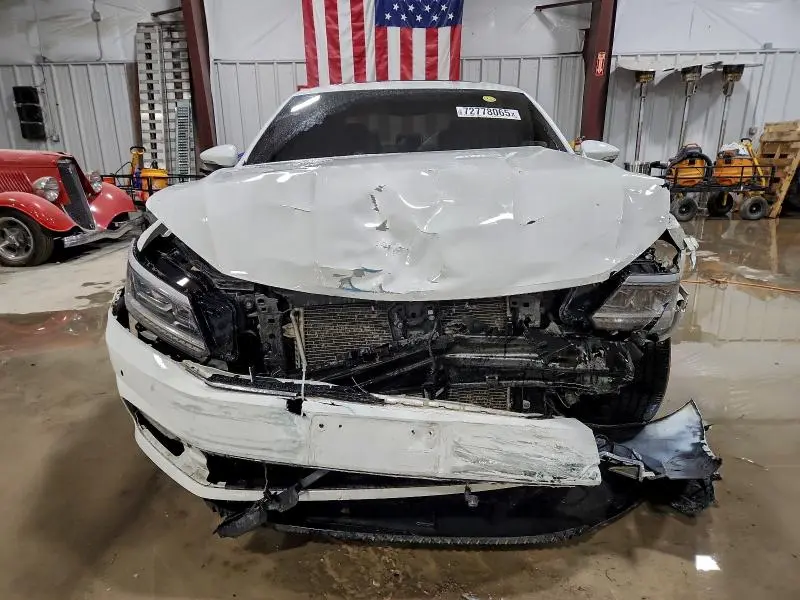 2017 VOLKSWAGEN PASSAT SE  