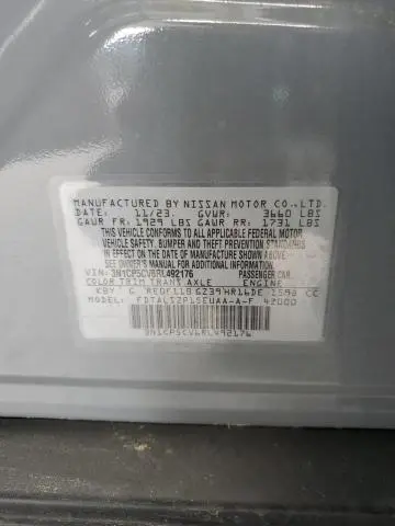 2024 NISSAN KICKS SV  