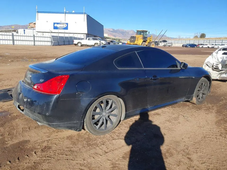 2013 INFINITI G37 JOURNEY  