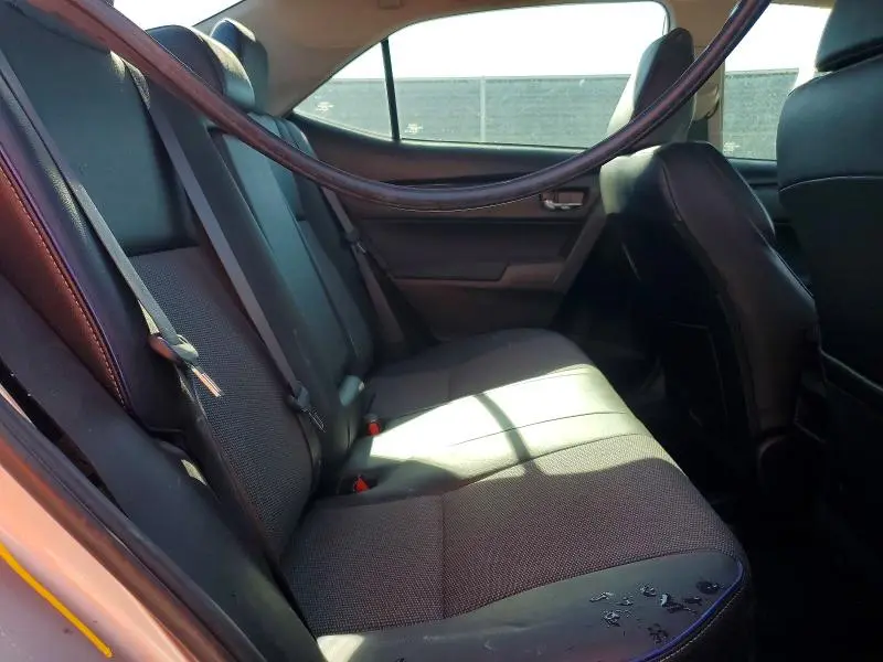 2018 TOYOTA COROLLA SE  
