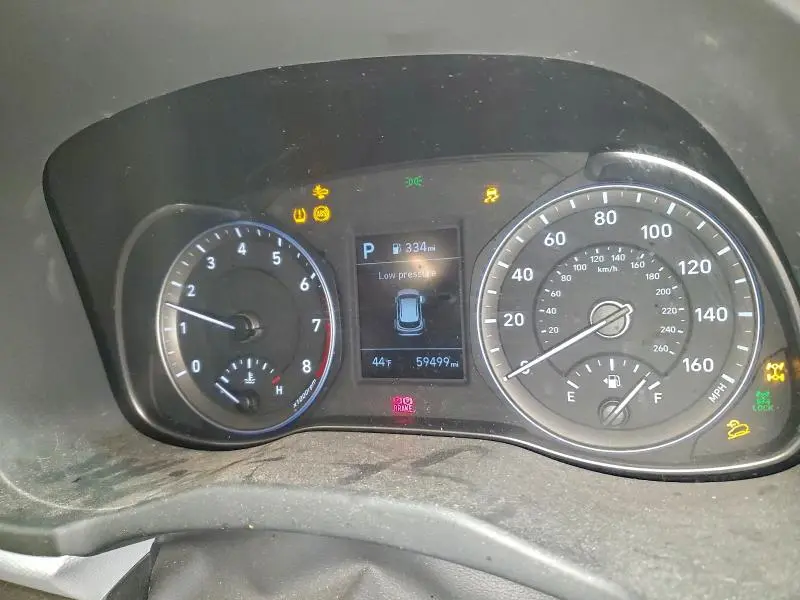 2020 HYUNDAI KONA SE  