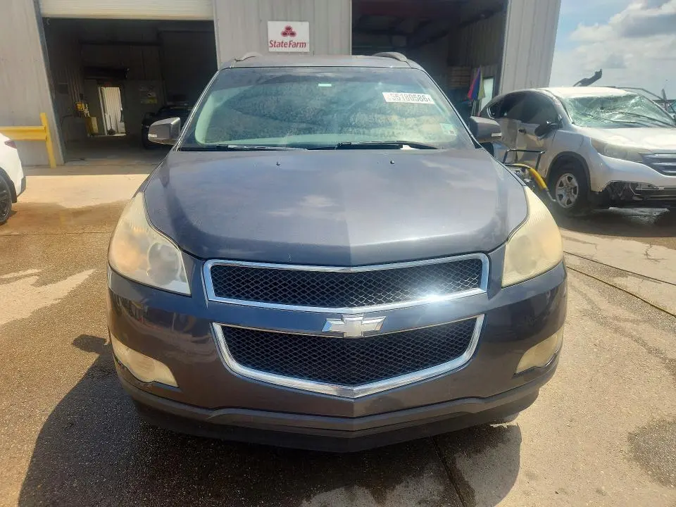 2011 CHEVROLET TRAVERSE LT  