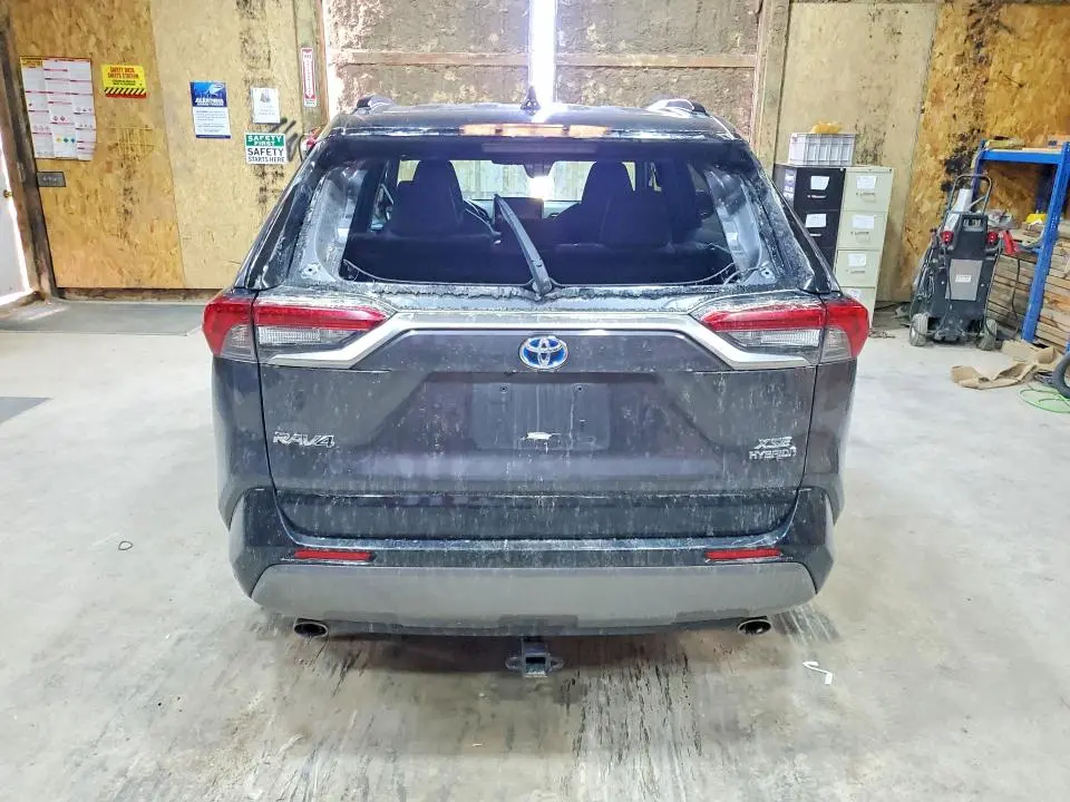 2020 TOYOTA RAV4 XSE  