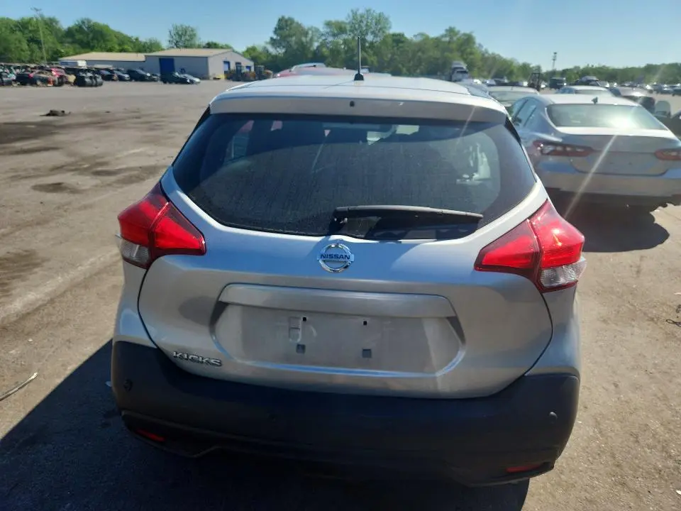 2020 NISSAN KICKS S  