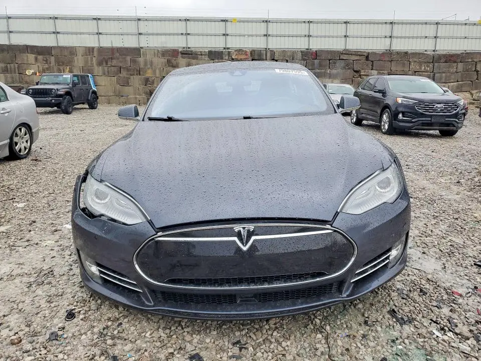2015 TESLA MODEL S 85D  