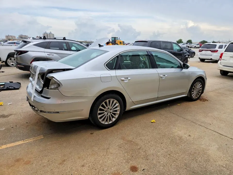2017 VOLKSWAGEN PASSAT SE  