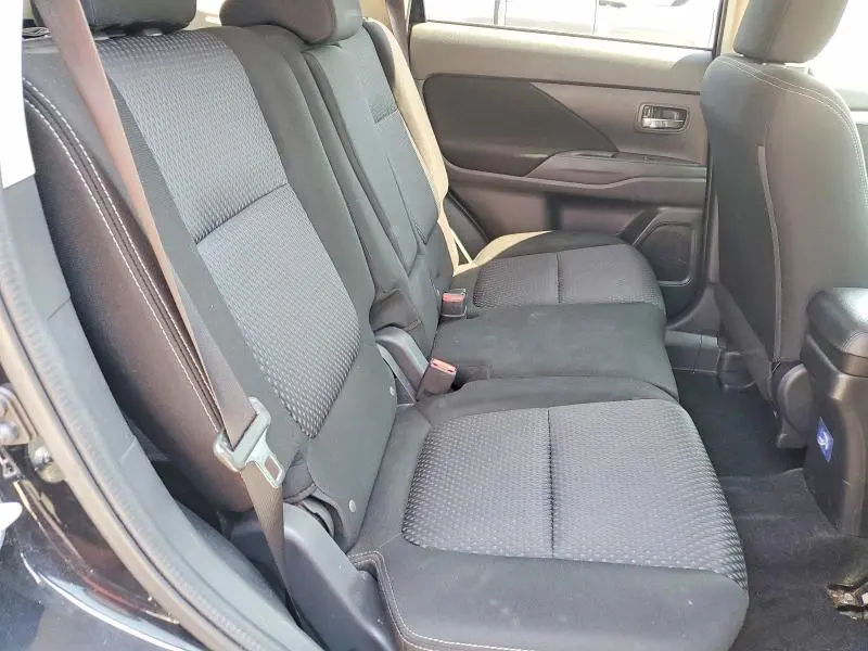 2018 MITSUBISHI OUTLANDER SE  