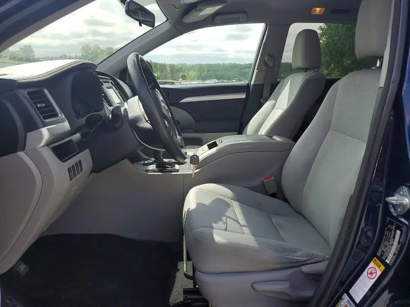 2015 TOYOTA HIGHLANDER LE  