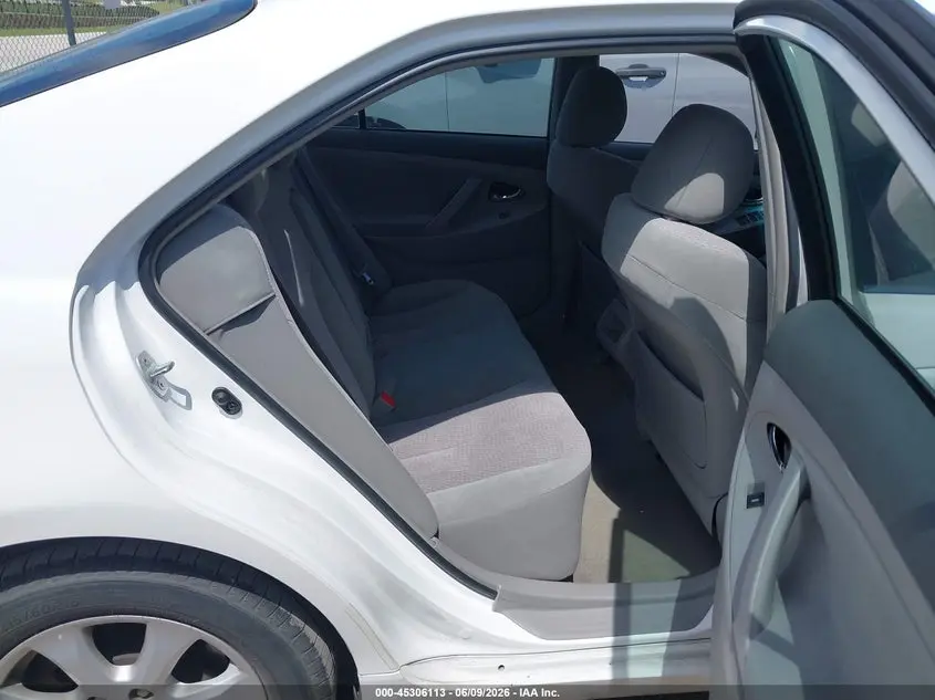 2011 TOYOTA CAMRY LE