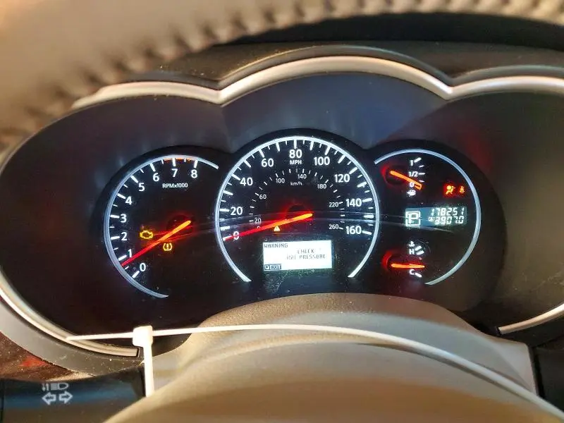 2013 NISSAN QUEST S  