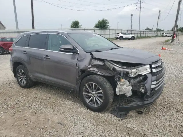2019 TOYOTA HIGHLANDER SE  