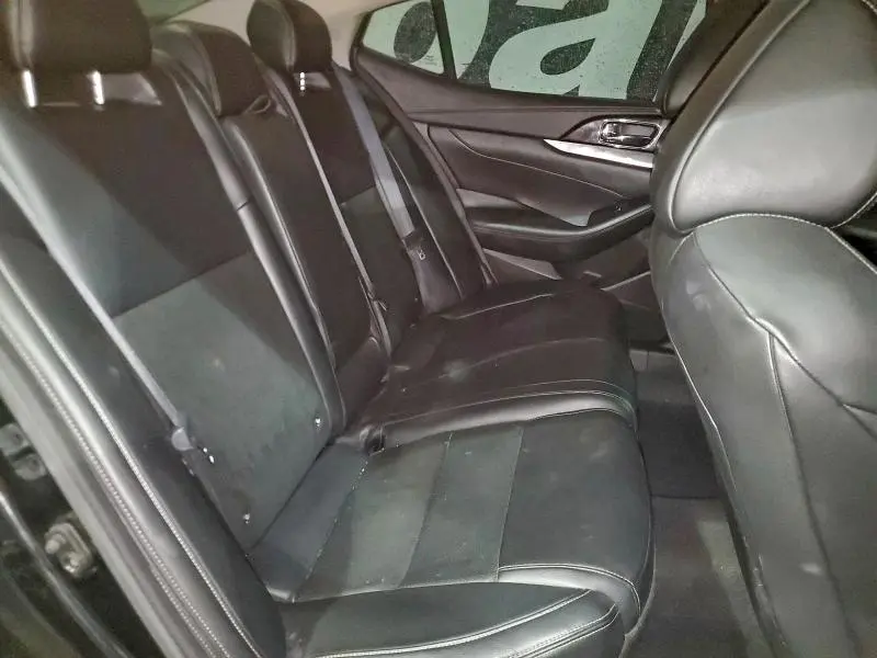 2022 NISSAN MAXIMA SV  