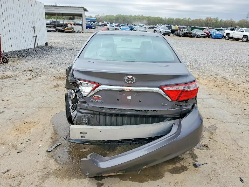 2016 TOYOTA CAMRY LE  