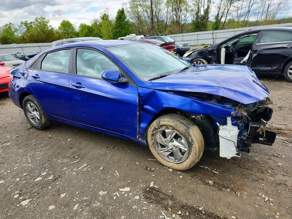 2024 HYUNDAI ELANTRA SE  