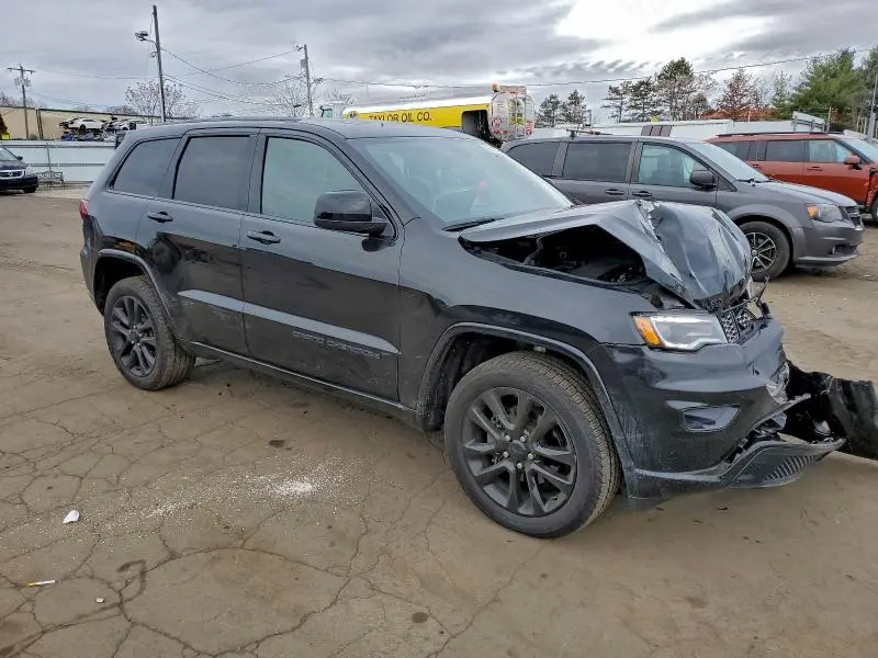 2020 JEEP GRAND CHEROKEE LAREDO  