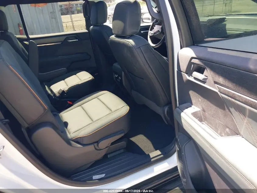 2025 GMC ACADIA AWD AT4