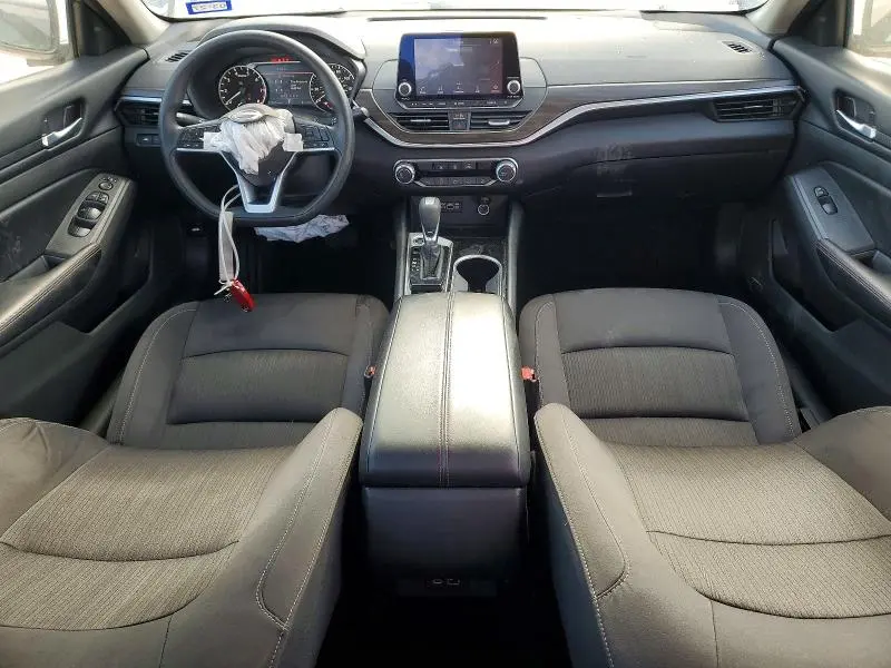 2024 NISSAN ALTIMA SV  