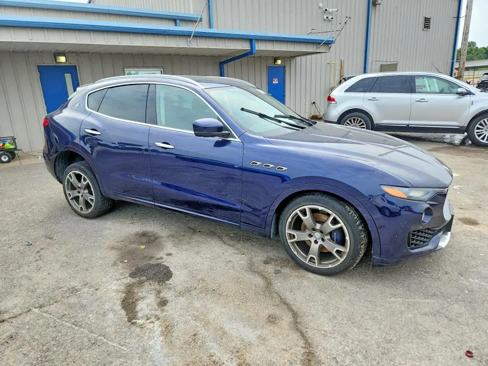 2017 MASERATI LEVANTE LUXURY  