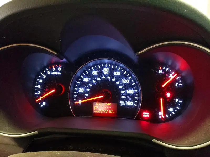 2015 KIA SORENTO LX  