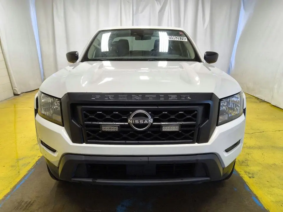 2022 NISSAN FRONTIER S  