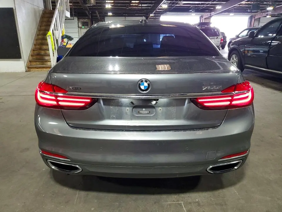 2018 BMW 750 XI  