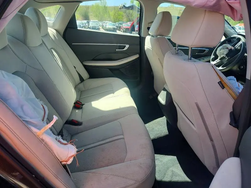 2023 HYUNDAI SONATA SE  