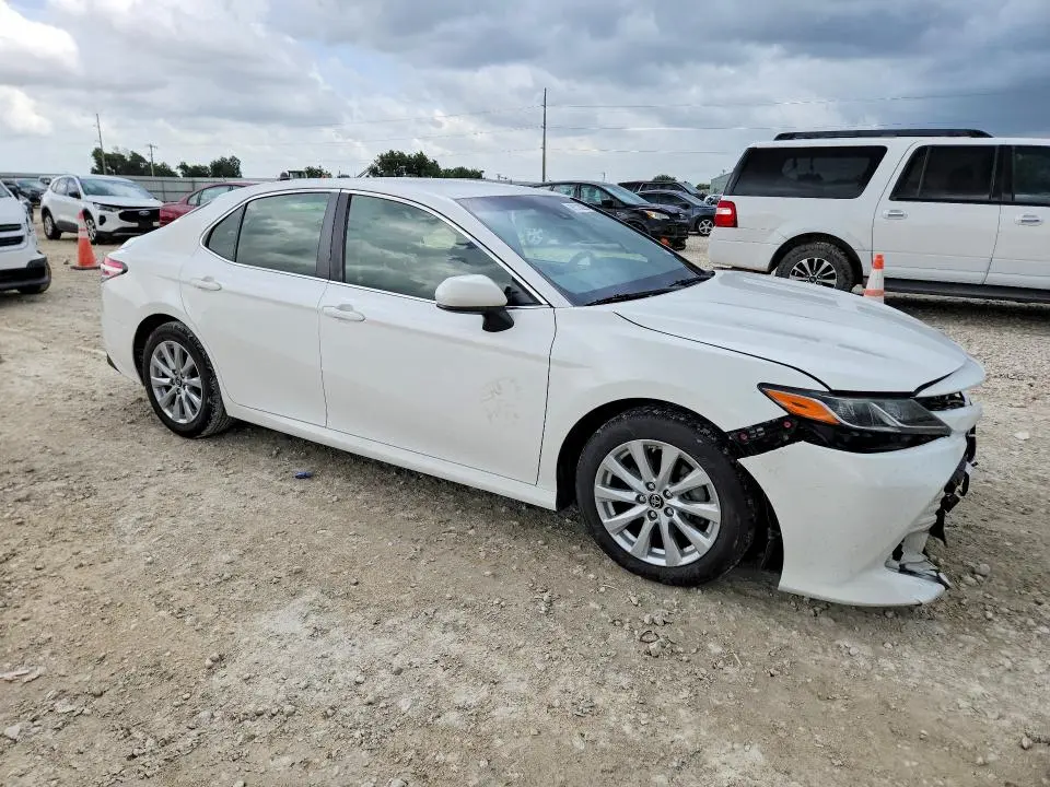 2018 TOYOTA CAMRY LE  