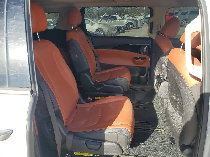 2024 KIA CARNIVAL SX PRESTIGE  