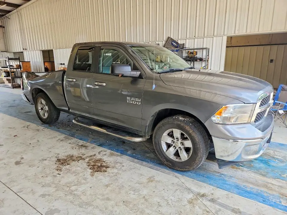 2013 RAM 1500 SLT  