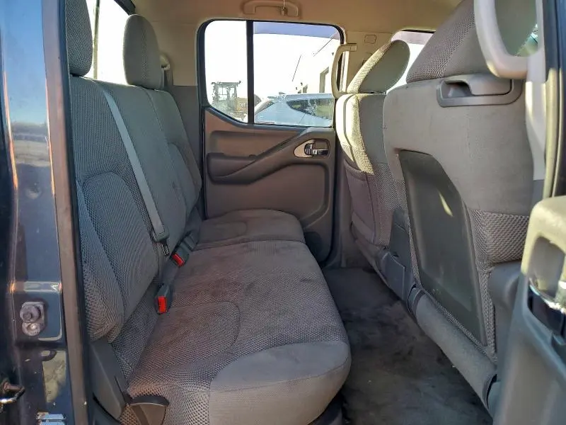 2014 NISSAN FRONTIER S  