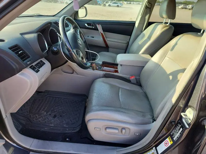 2013 TOYOTA HIGHLANDER LIMITED  
