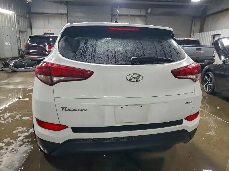 2018 HYUNDAI TUCSON SE  
