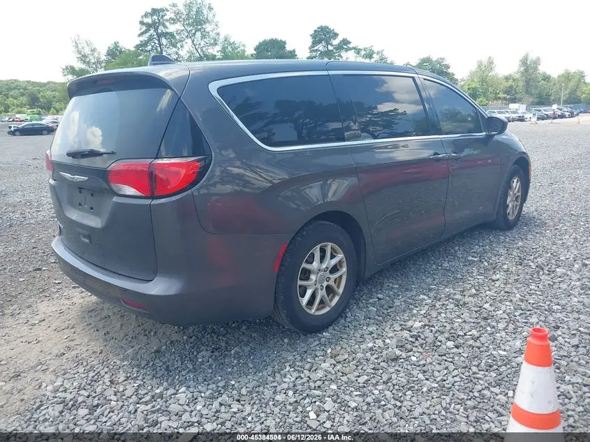 2020 CHRYSLER VOYAGER LX
