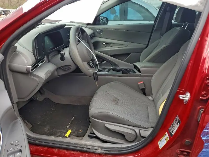 2024 HYUNDAI ELANTRA SE  