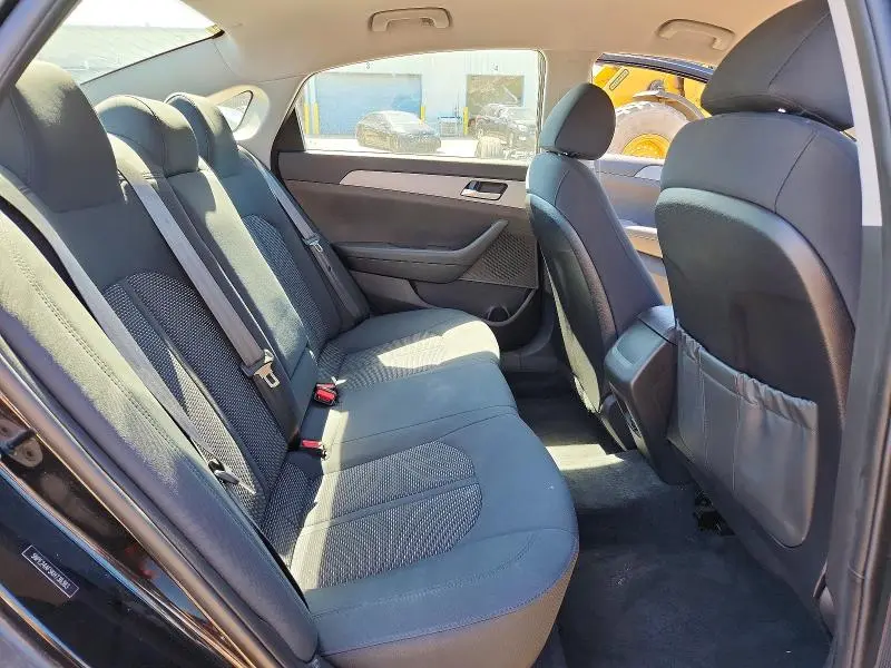 2019 HYUNDAI SONATA SE  