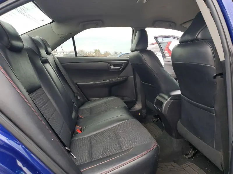 2015 TOYOTA CAMRY SE  