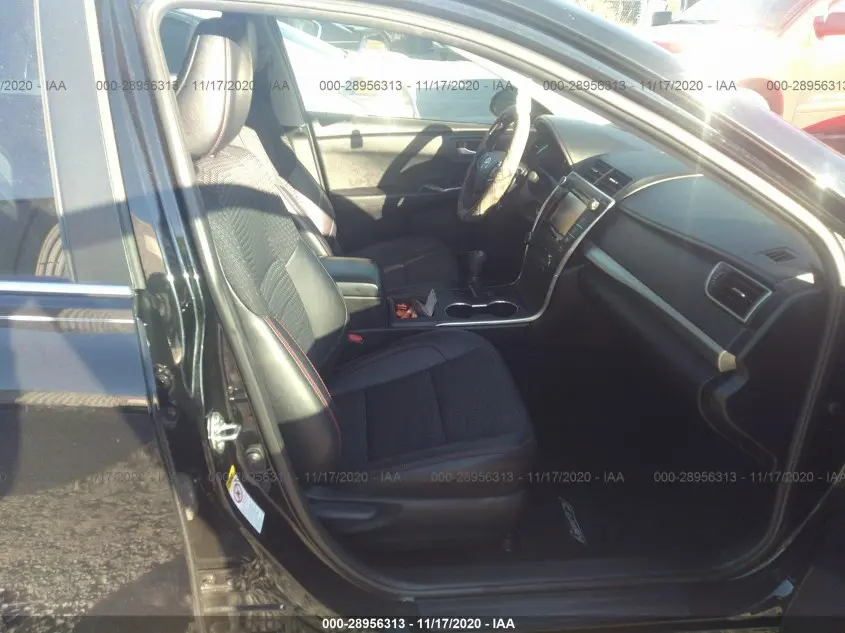 2015 TOYOTA CAMRY SE